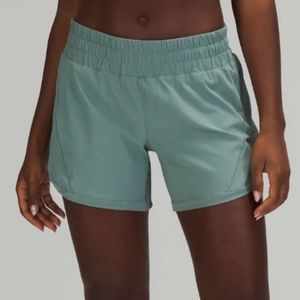 Lululemon Track That Mid-Rise Short 5" in Tidewater Teal, size 4